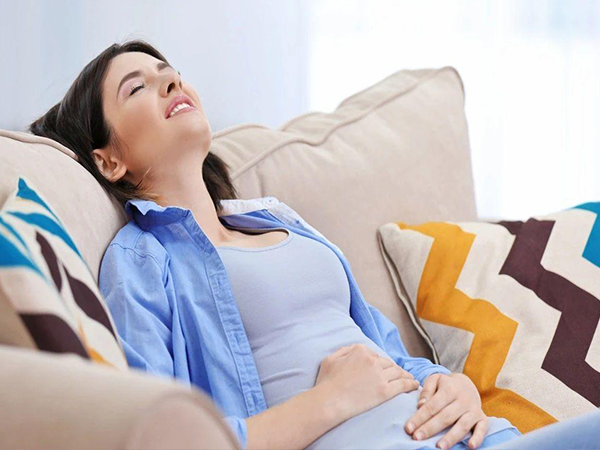 怀孕胀气会挤压胎儿吗？