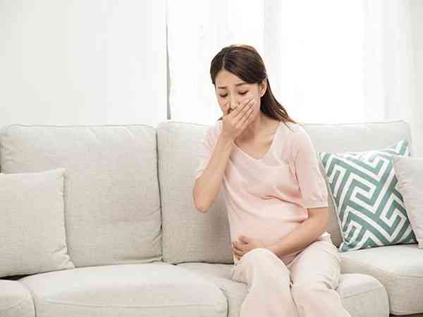 三个月才开始孕吐反应正常吗？