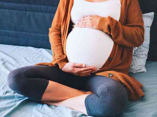 怀孕早期显怀早生儿子吗？