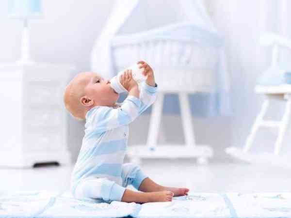 为什么宝宝喝奶嘴巴在动奶没少？