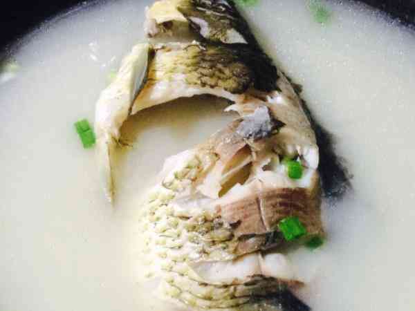 鱼汤熬不白能起到催奶效果吗？