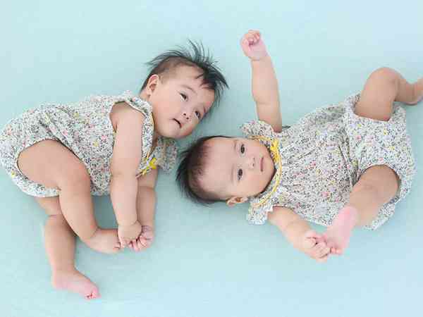 怀双胞胎有没有可能是两次同房？