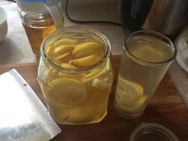 孕妇怎么自制蜂蜜柠檬水？