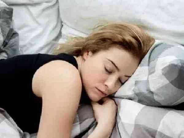 怀男孩和女孩哪个嗜睡的情况更加严重？