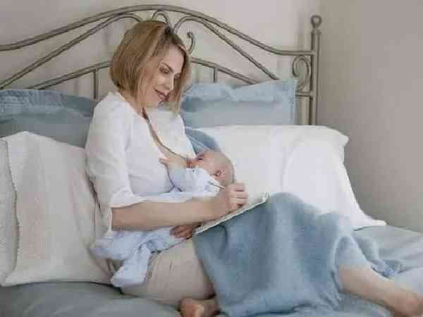 长期母乳喂养对妈妈有哪些危害？