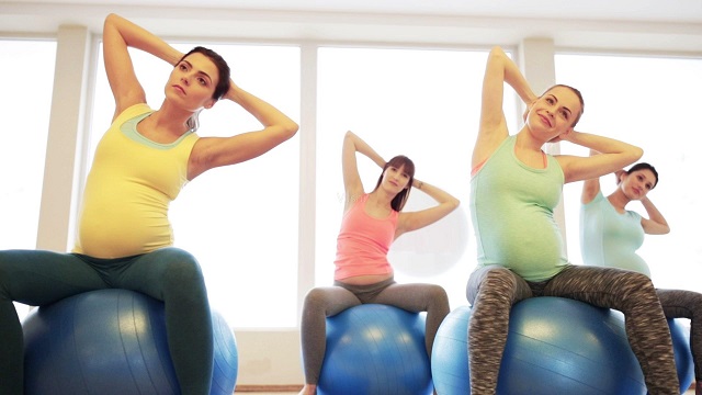 孕妇能不能做保健操 - 什么时候做,帮助顺产动作 - 柚鼠知识
