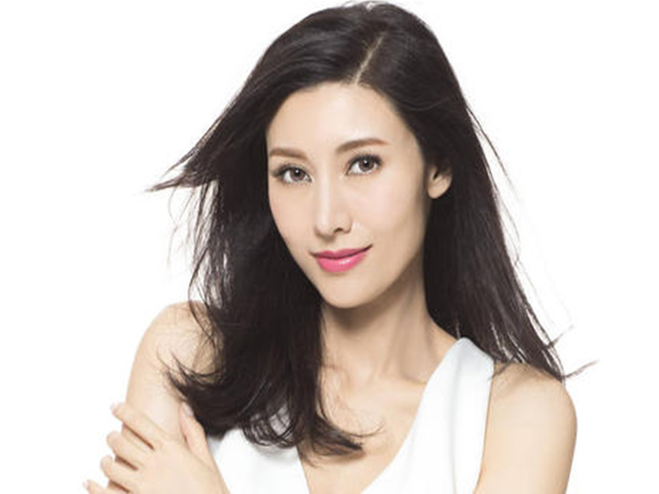 李嘉欣通过试管助孕生下一子