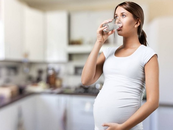 孕期多喝水对身体有好处