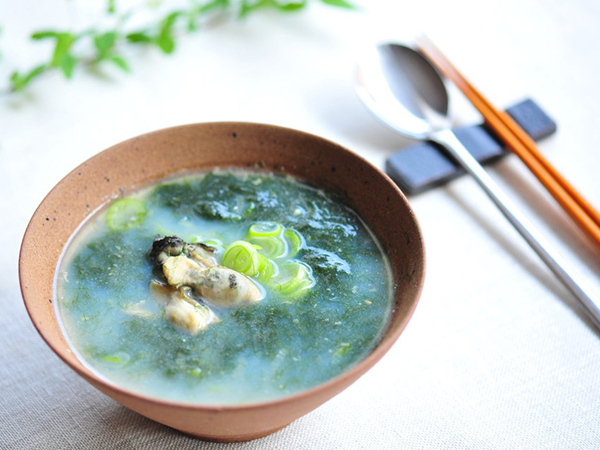 海藻绿豆粥有清热润肺的作用