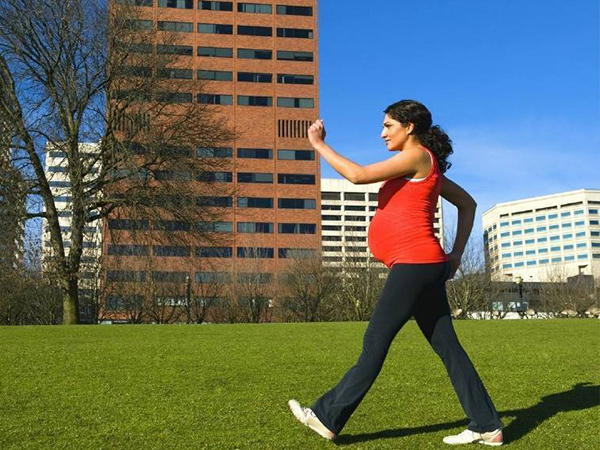 虽然好处多多,但也要注意孕妇的状态,有时候可能会因为错误的走路姿势