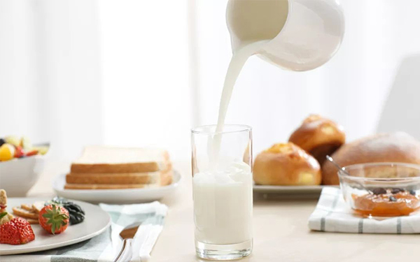 长期饮用牛奶能调理雌激素