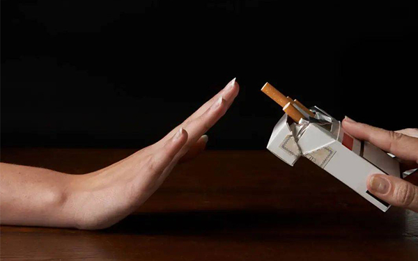 烟酒对女性卵巢有不良影响
