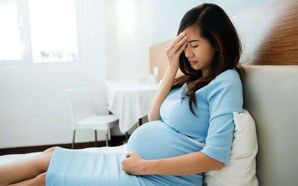 怀孕早期只有两个月肚子是不可能显怀的