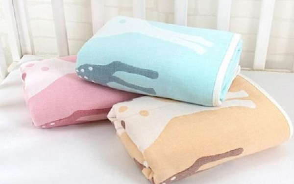 用毛巾折叠枕头的方法