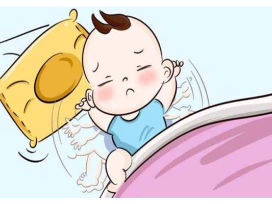 宝宝睡觉用被子盖头可能是模仿大人