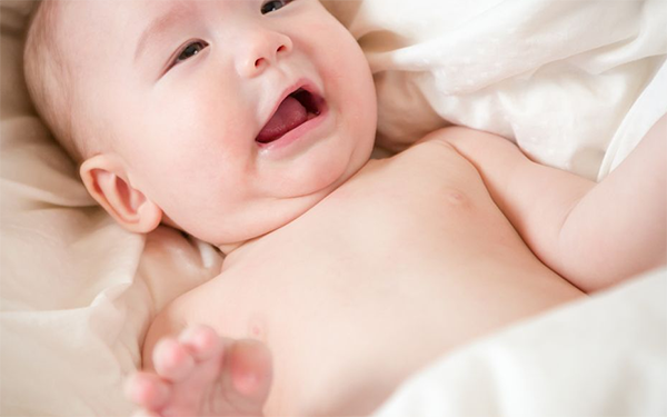 试管婴儿出生的孩子普遍长得很丑是谣言
