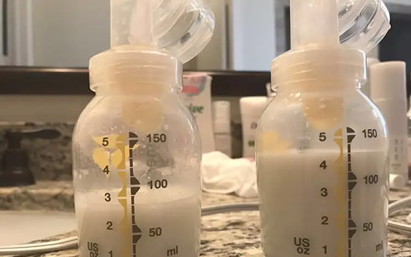 冷冻后的母乳是不建议用100度的开水水隔水烫的