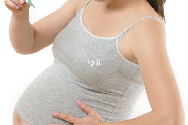 怀孕8周左右女性乳房会出现明显变化