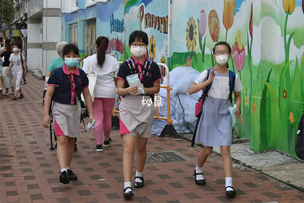 送孩子到香港上学并非好事