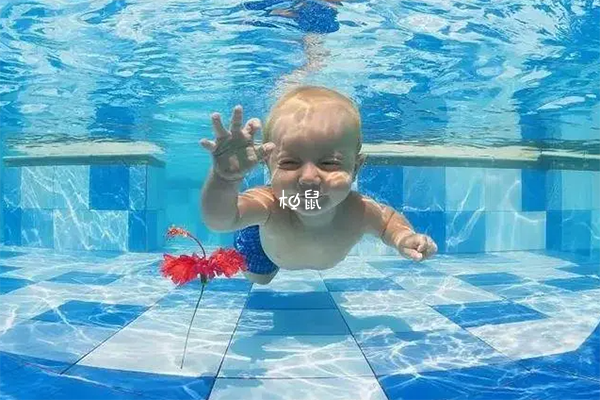 三个月以下的婴儿不建议游泳