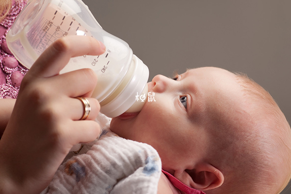 母乳比早产儿奶粉更好