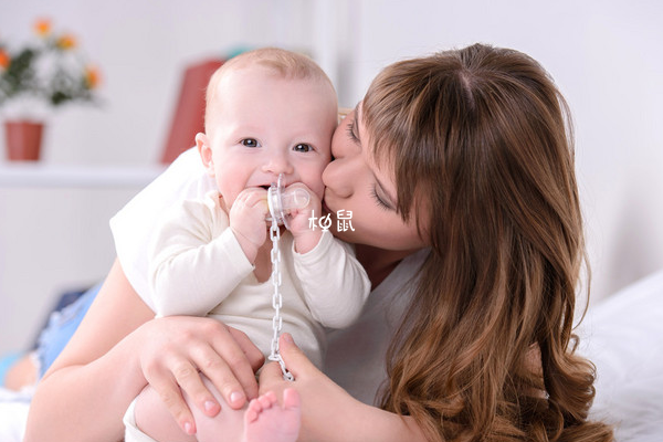 十个月宝宝可以通过做游戏训练语言能力