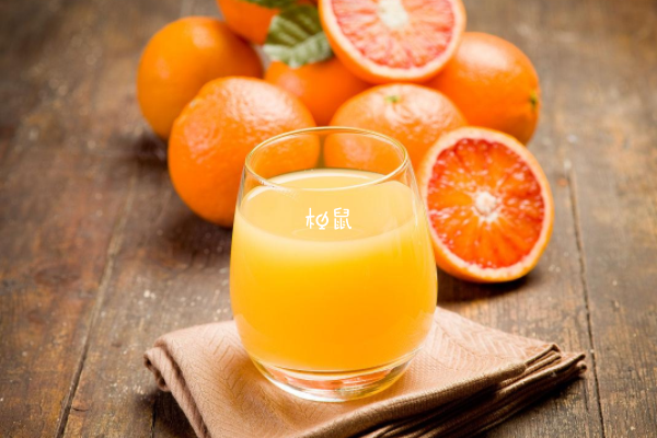 橙汁是一种含糖量是非常高的饮料