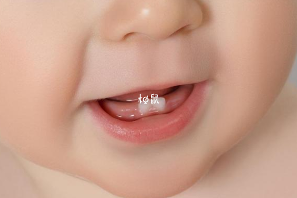 民间认为宝宝先长下牙可能是不香的象征