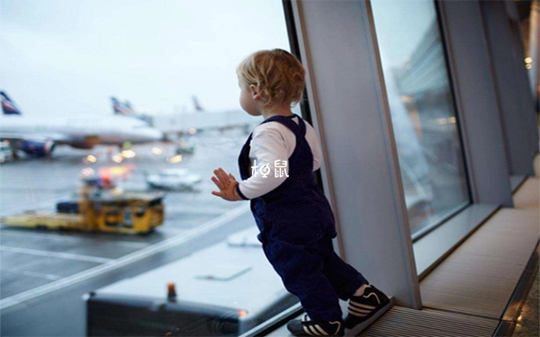 6个月婴儿坐飞机选择靠窗位置