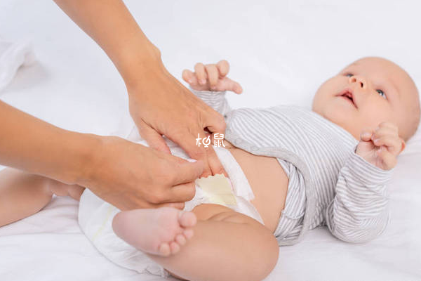 三个月大的宝宝不能重复使用尿布