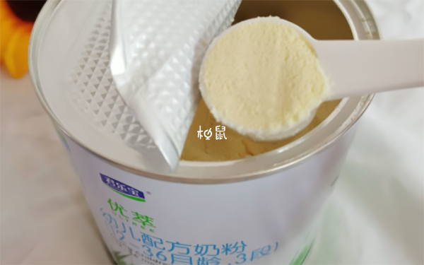 优萃奶粉从2段开始加入了还原奶