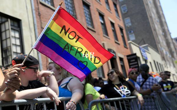 同性恋合法化需要10到15年