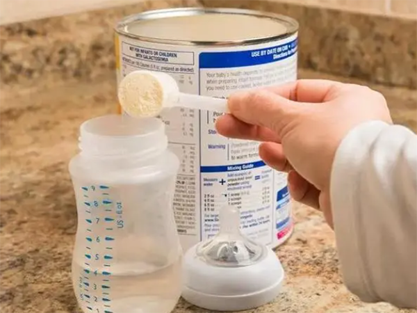 为什么要给宝宝喝清淡的奶粉？