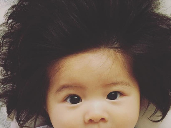 女婴儿头发竖着长聪明是迷信吗？