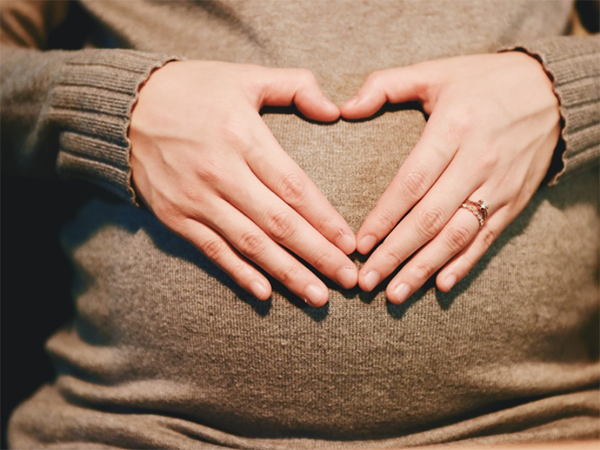 amh1.66性激素和月经正常还能怀孕吗？