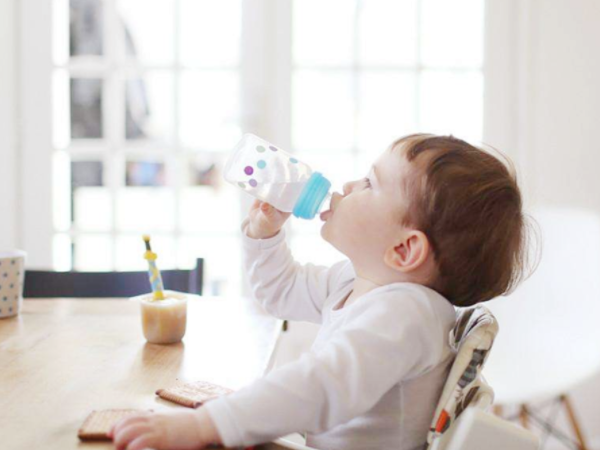 三个月前婴儿喝水的危害有哪些,