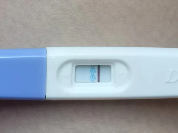 验孕棒显示一条杠代表没怀孕吗？
