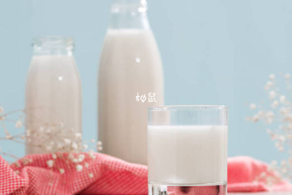 牛奶是碱性物质