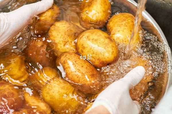 土豆很难调节人体酸碱度