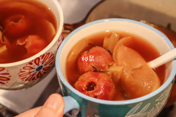 小儿积食吃苹果山楂红枣煮水喝有用