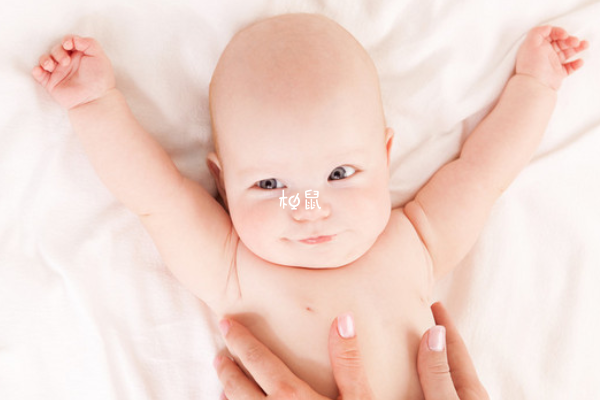 婴儿做抚触对身体有好处