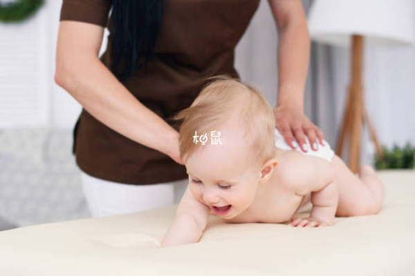 婴儿抚触操一般按照顺序从上往下做