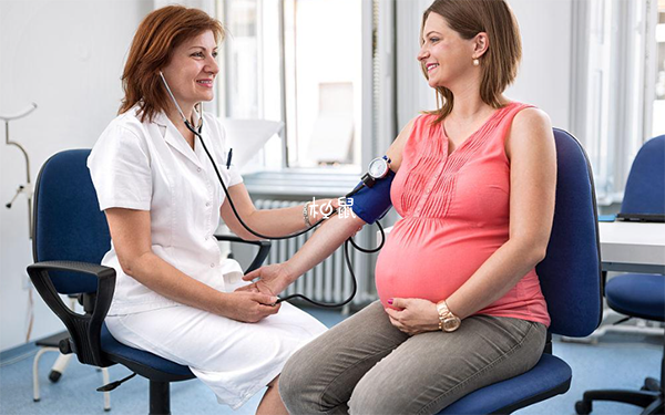 怀孕6~13周要去医院测量血压