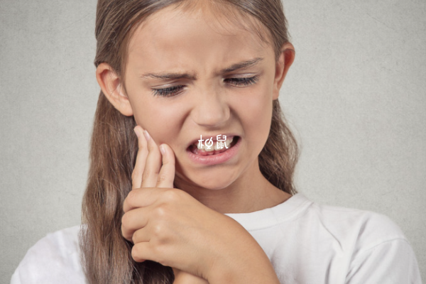 小孩牙疼可以通过一些方法来缓解