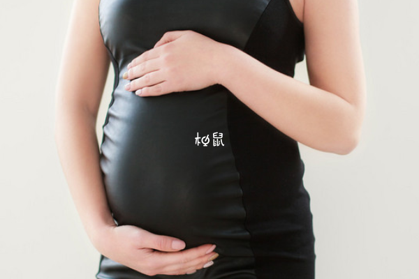 怀孕尿液发红可能是生理性因素导致的