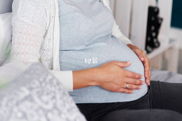怀孕八个月女性要坚持数胎动