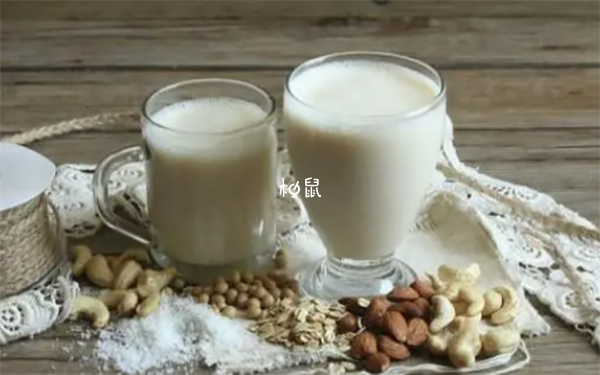 大人戒奶期间可以喝牛奶和大麦茶
