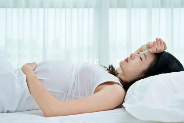 孕妇怀孕十个月的时候失眠应该规范作息