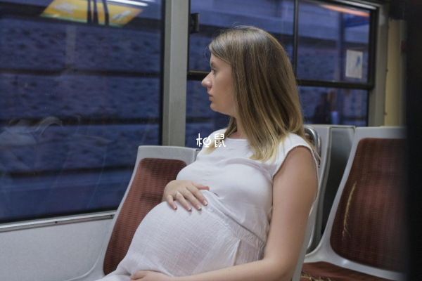 怀孕后回娘家容易增加交通风险