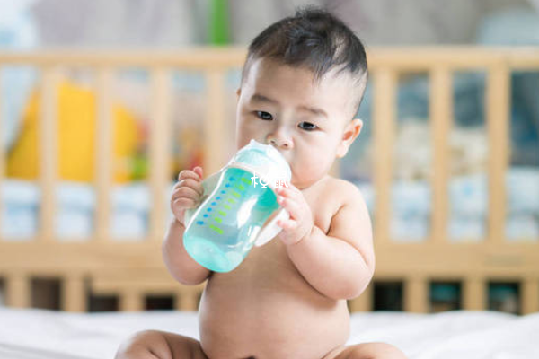 宝宝不喝水会影响消化系统